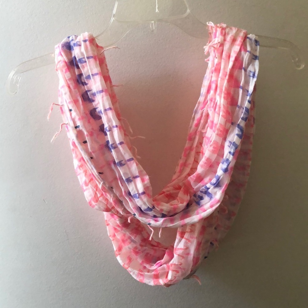 American Eagle Outfitters Infinity Scarf Plaid Fringe Lightweight Pink Size OS